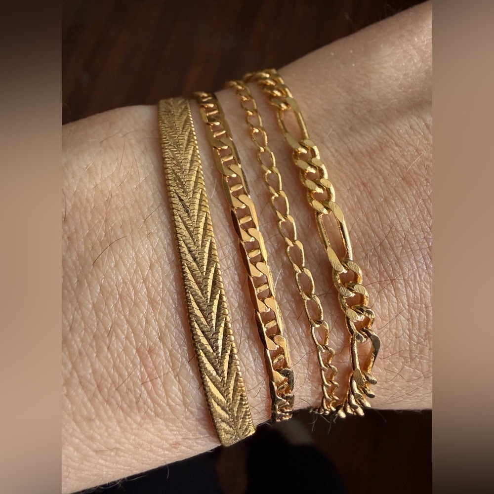 Vintage Gold Tone Herringbone Chain Bracelet (S.H. Tag) - Picture 9 of 10
